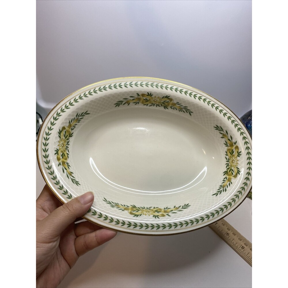 Eschenbach Roswitha Baronet China Greenbriar 9” Oval Bowl